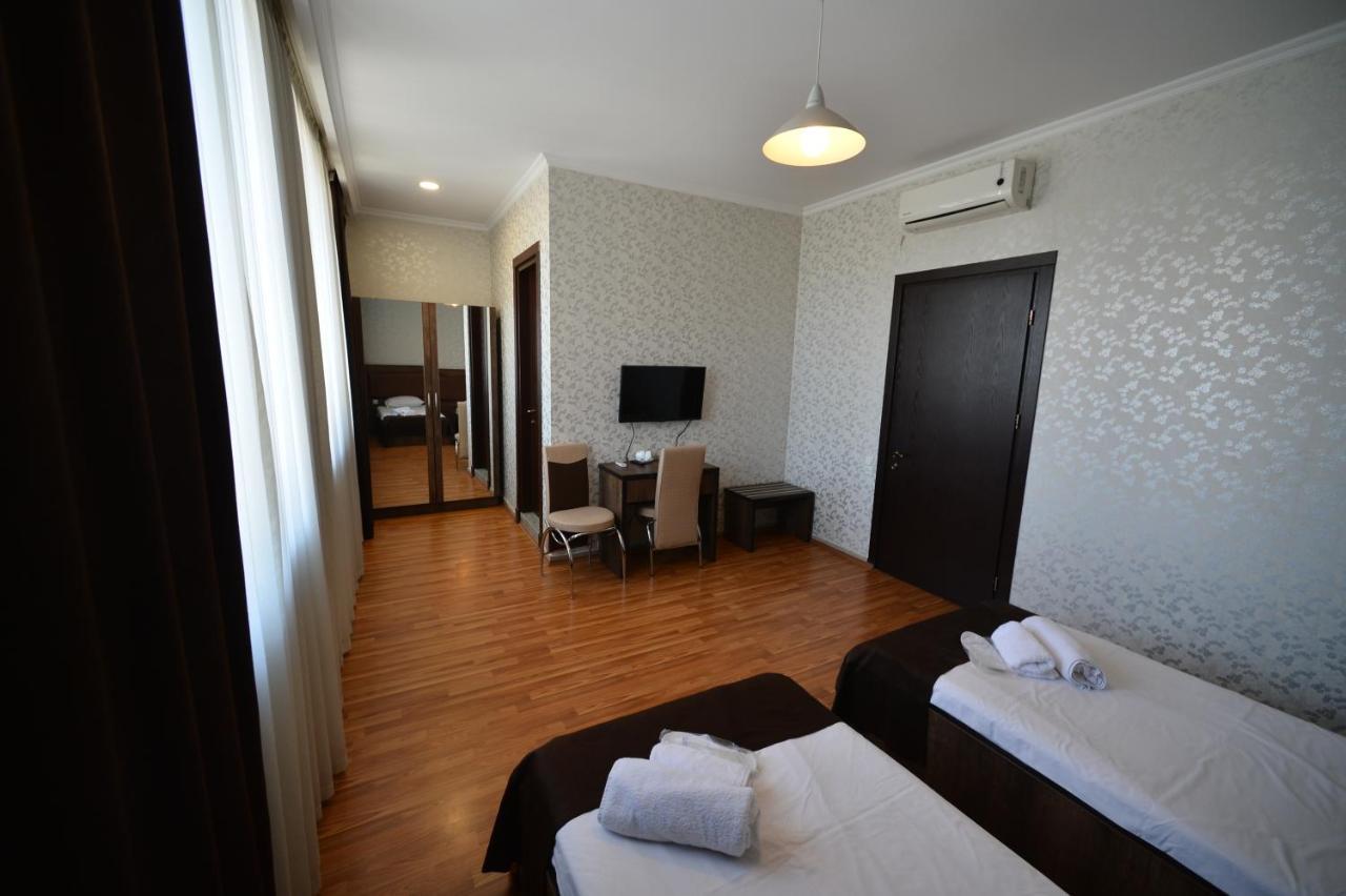 Green Hotel باتومي المظهر الخارجي الصورة