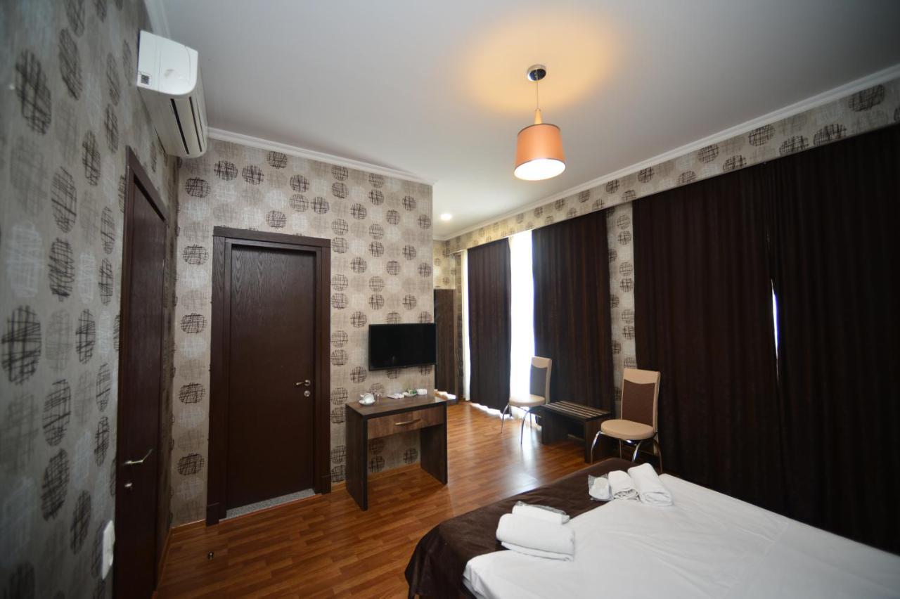 Green Hotel باتومي المظهر الخارجي الصورة