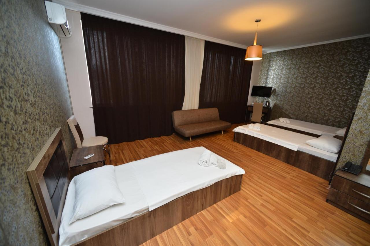 Green Hotel باتومي المظهر الخارجي الصورة