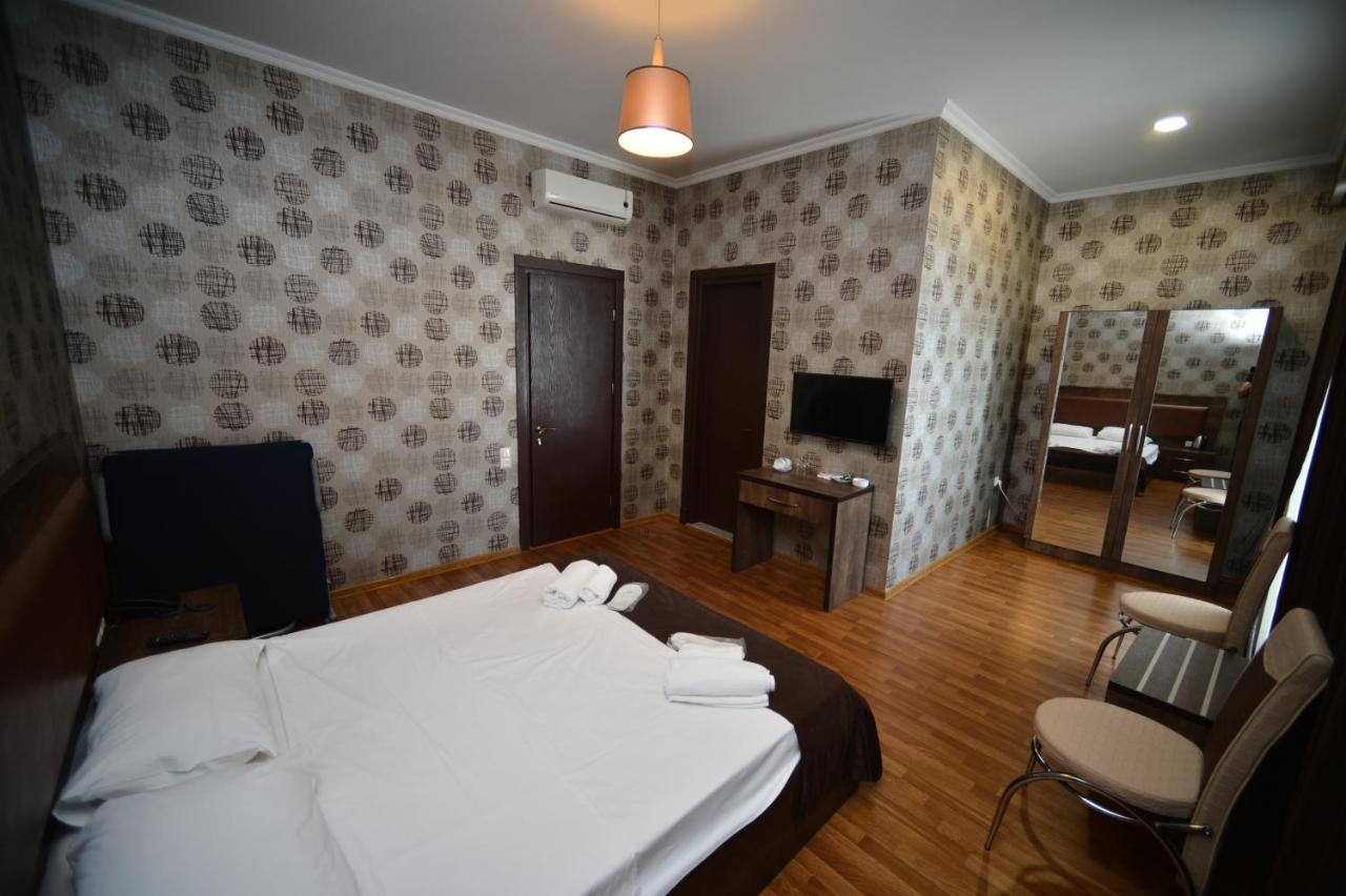 Green Hotel باتومي المظهر الخارجي الصورة