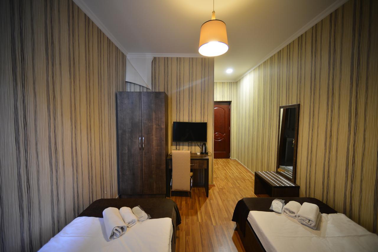 Green Hotel باتومي المظهر الخارجي الصورة