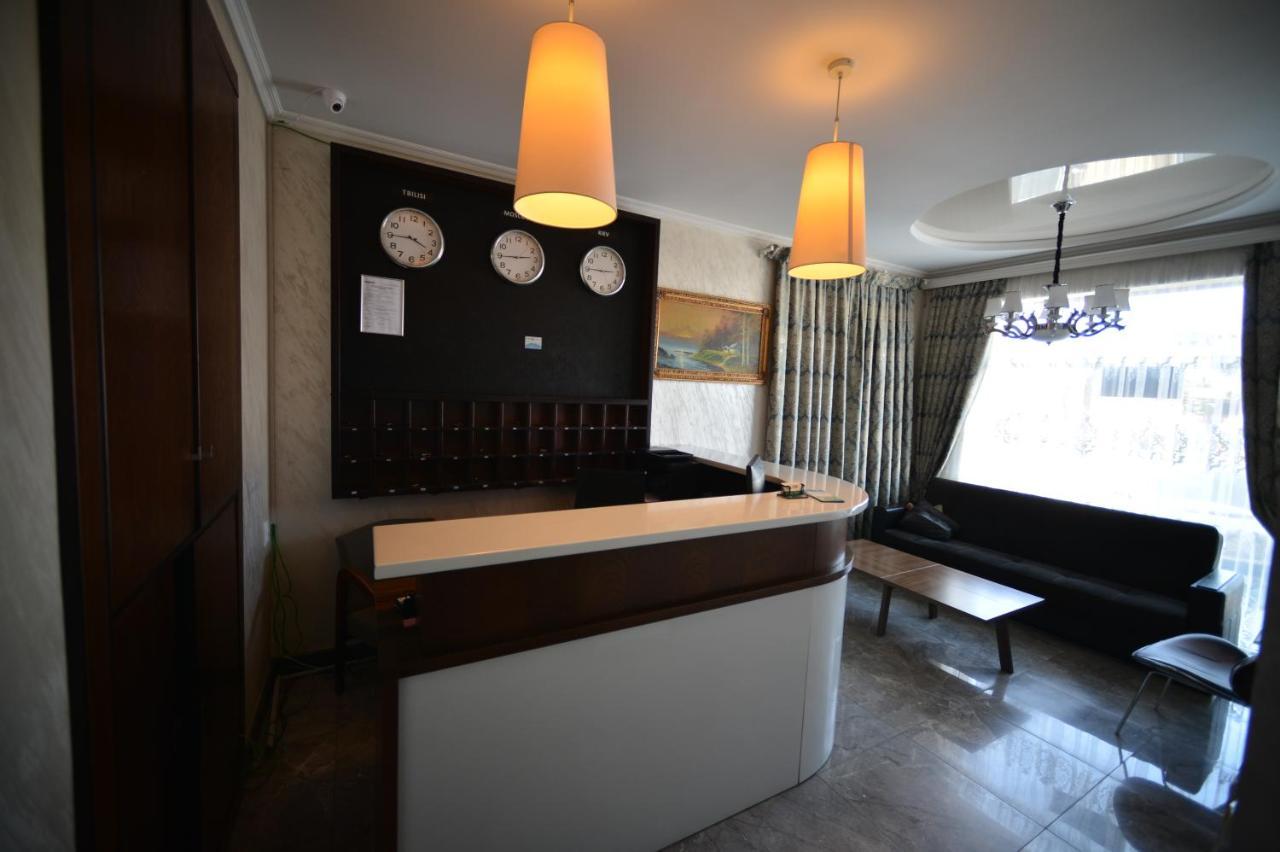Green Hotel باتومي المظهر الخارجي الصورة