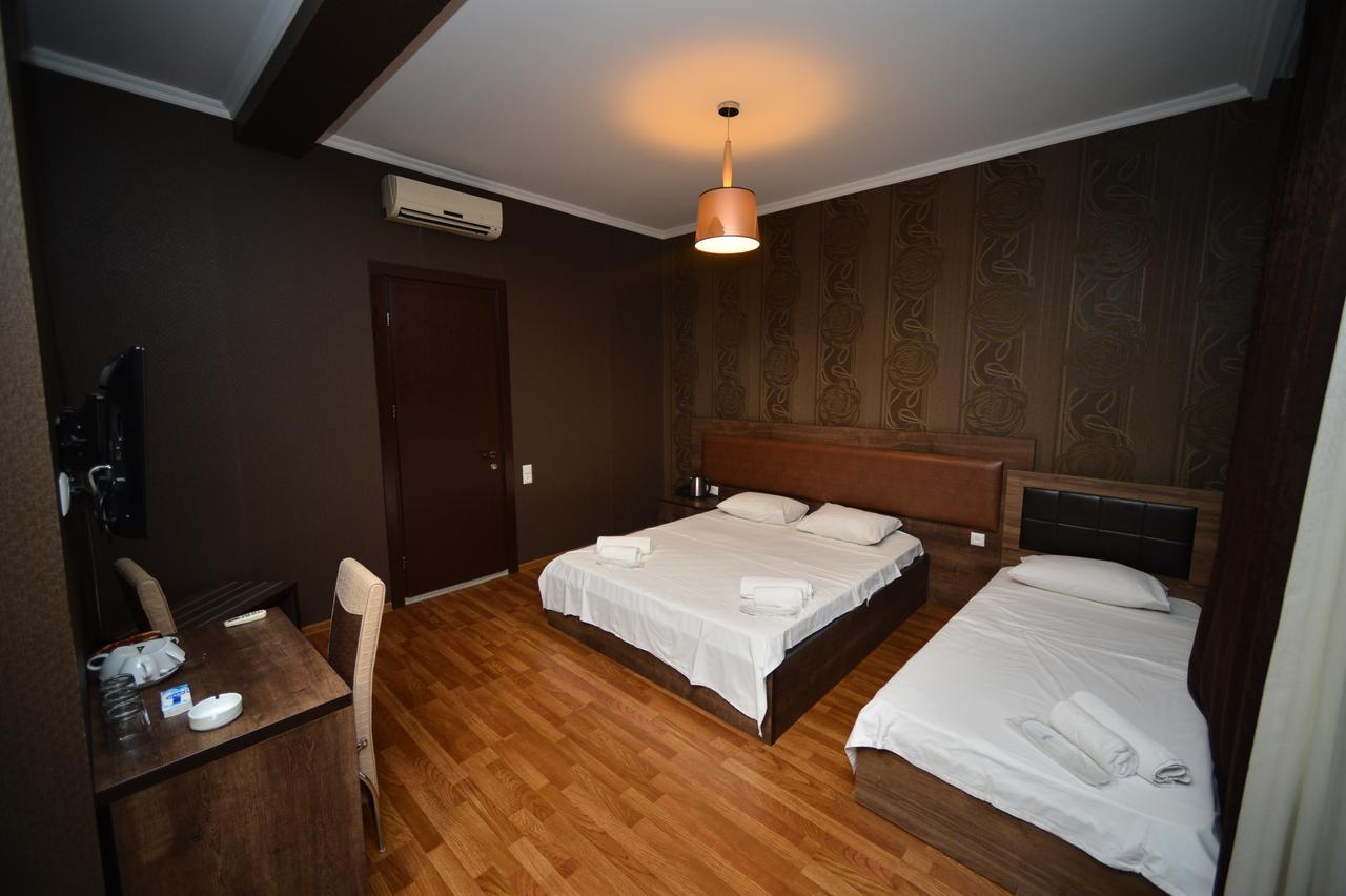 Green Hotel باتومي المظهر الخارجي الصورة