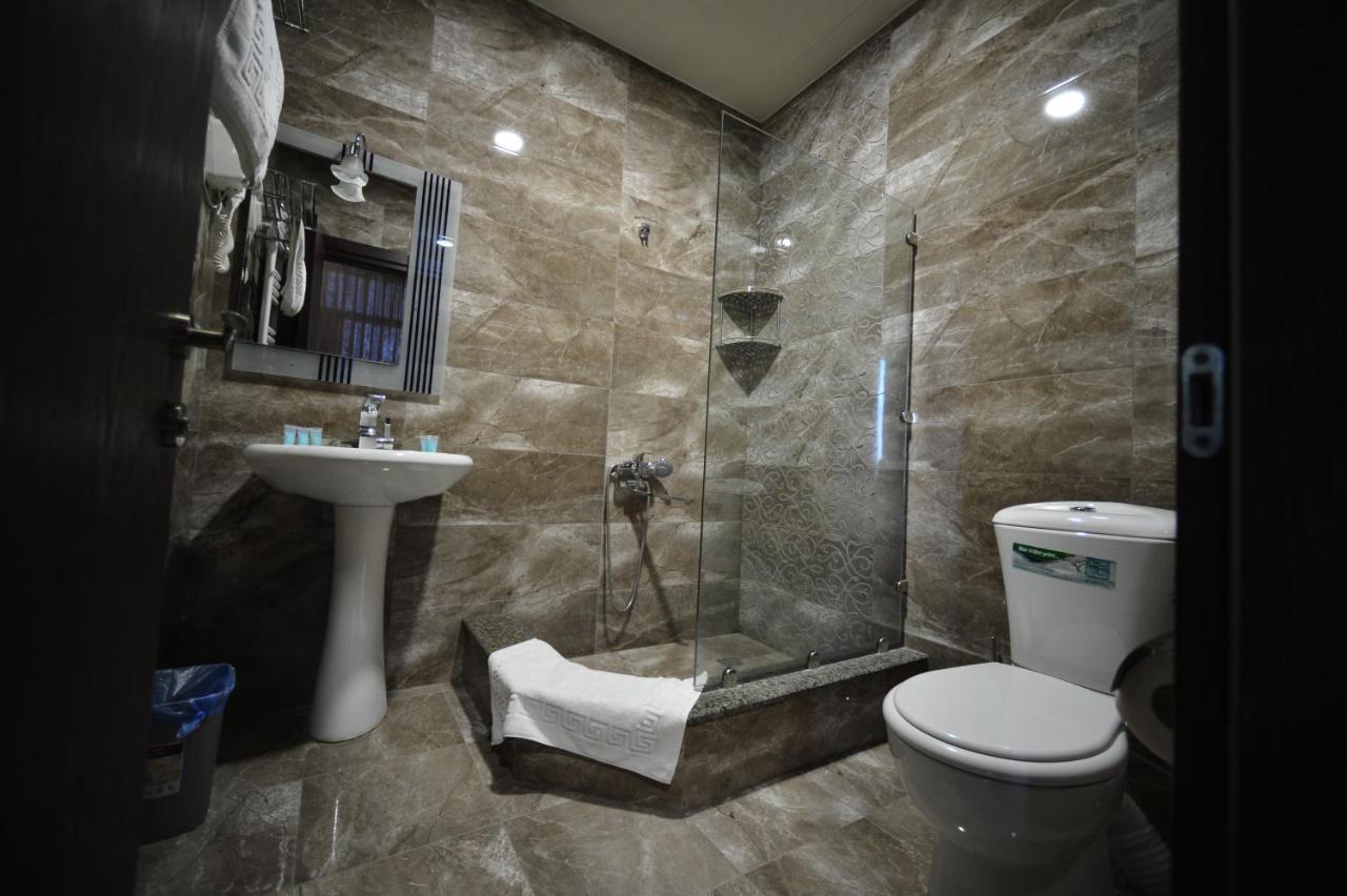 Green Hotel باتومي المظهر الخارجي الصورة