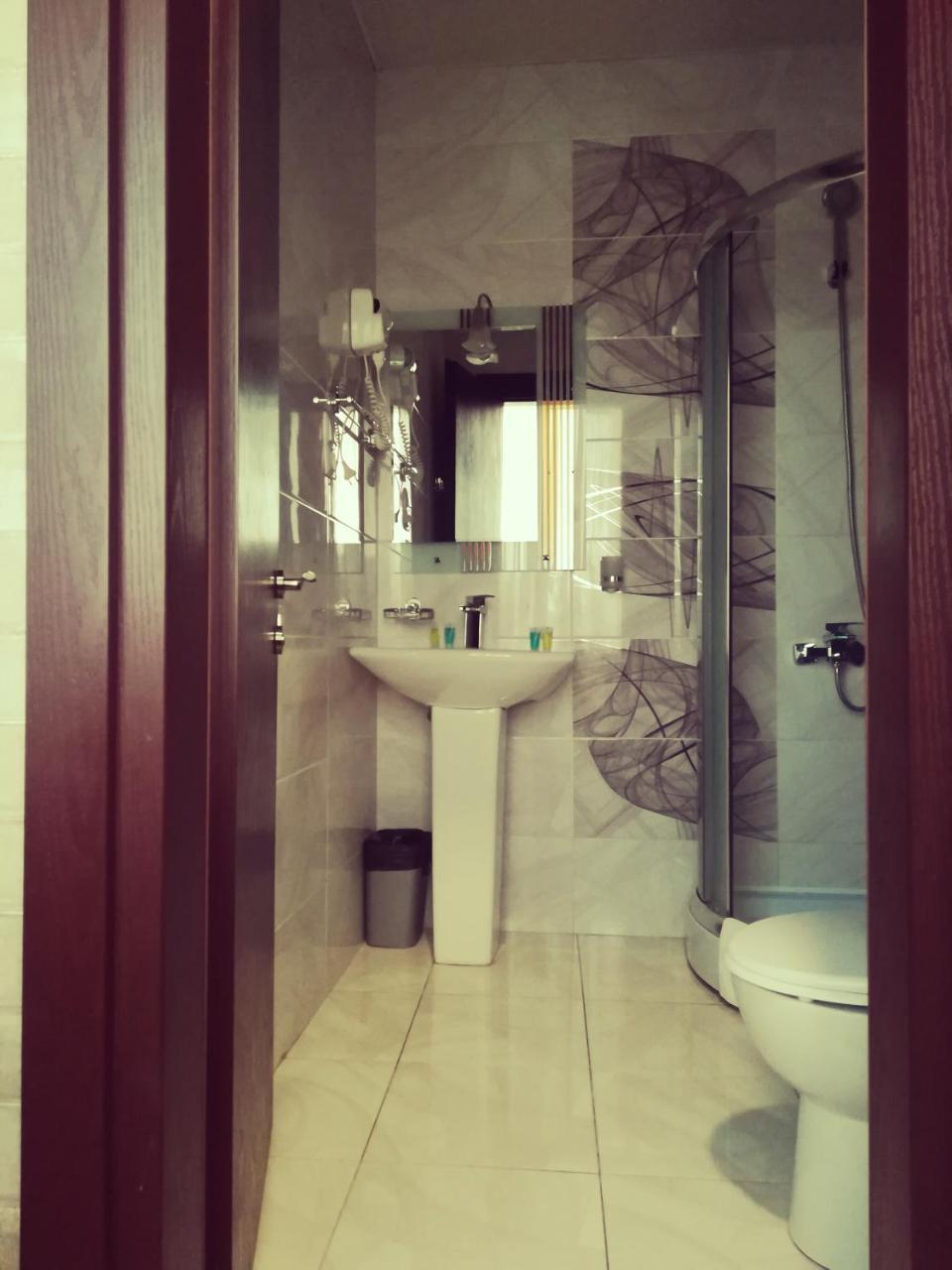 Green Hotel باتومي المظهر الخارجي الصورة