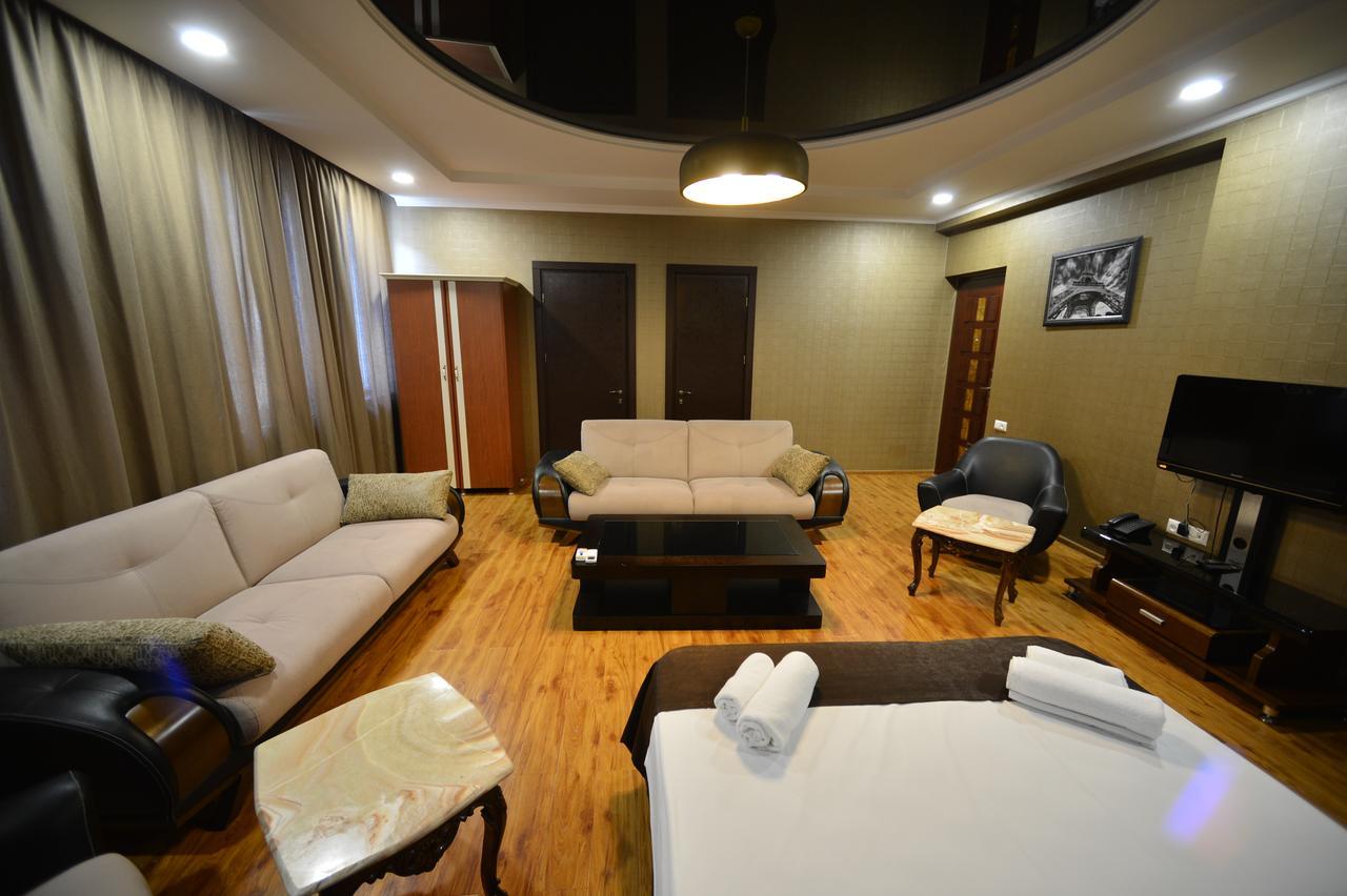 Green Hotel باتومي المظهر الخارجي الصورة