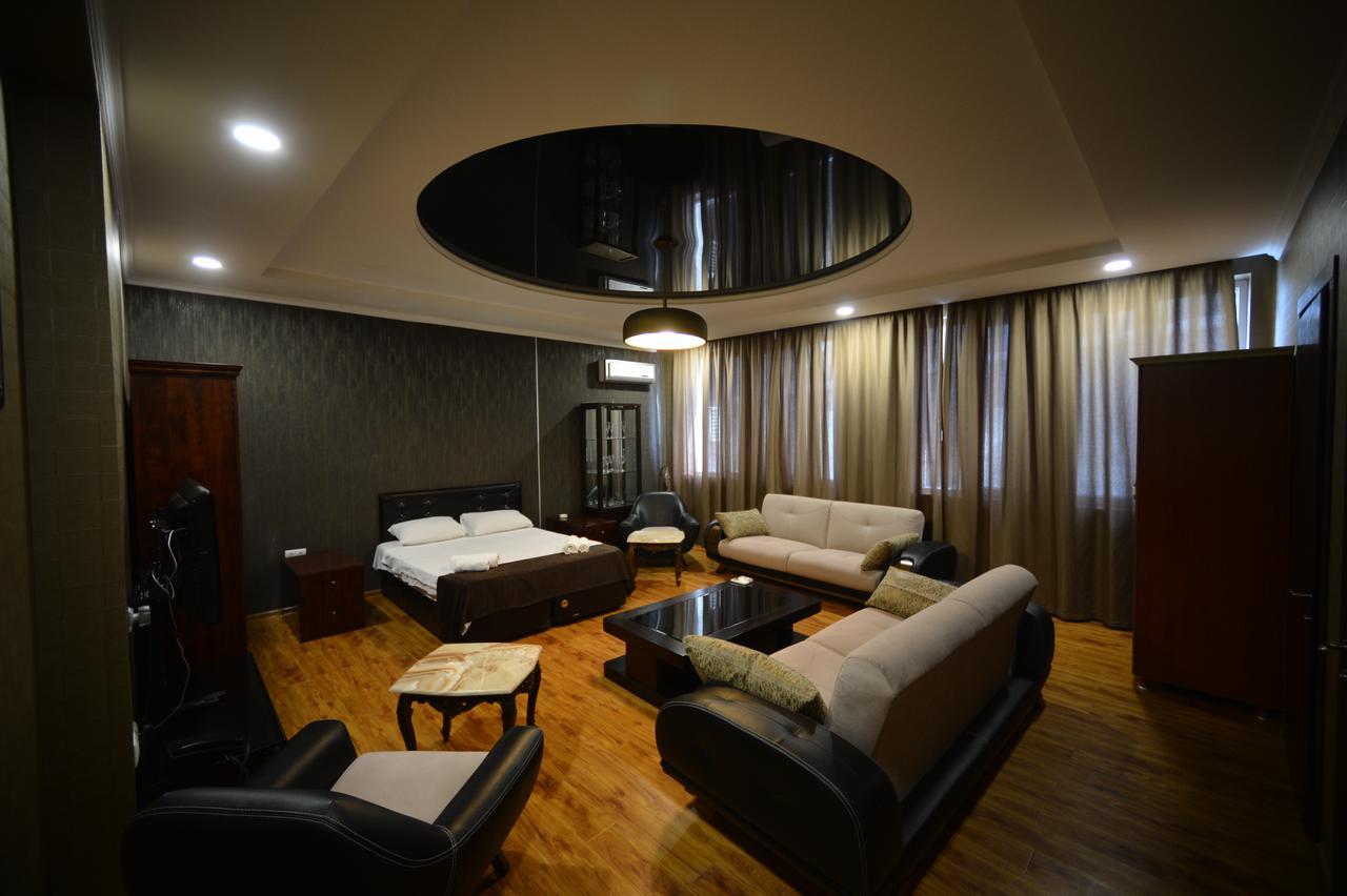 Green Hotel باتومي المظهر الخارجي الصورة
