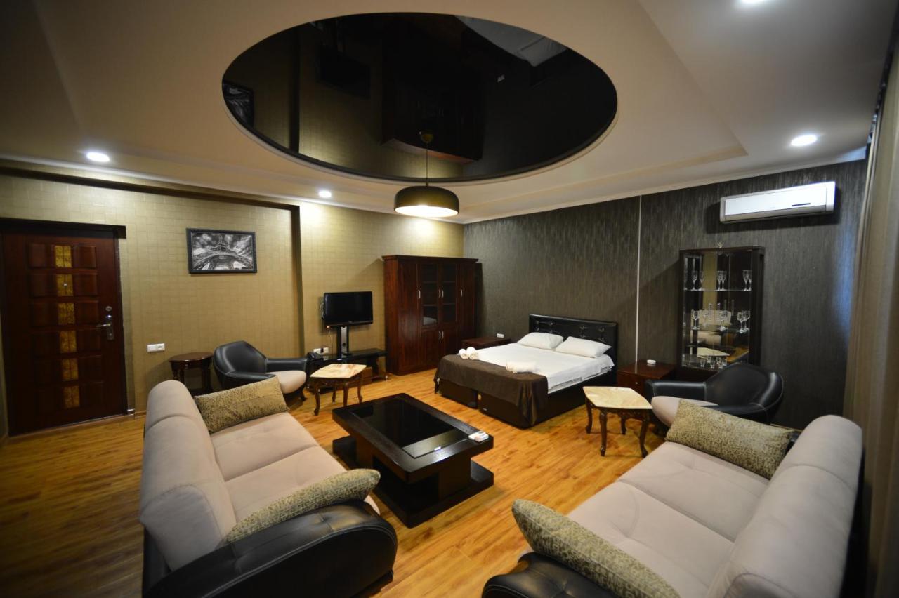 Green Hotel باتومي المظهر الخارجي الصورة