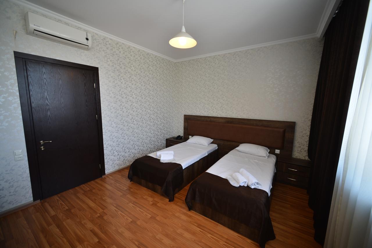 Green Hotel باتومي المظهر الخارجي الصورة