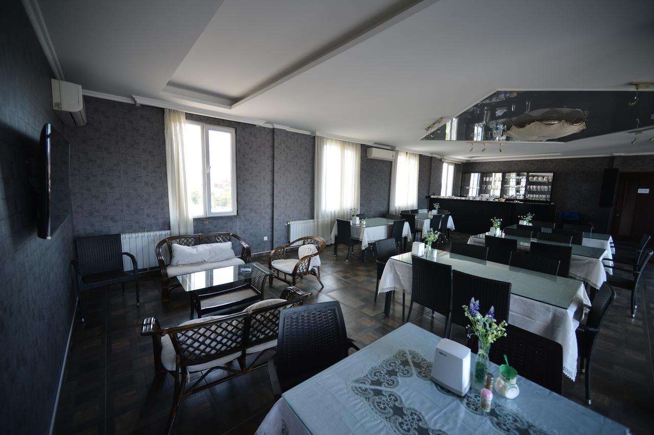 Green Hotel باتومي المظهر الخارجي الصورة
