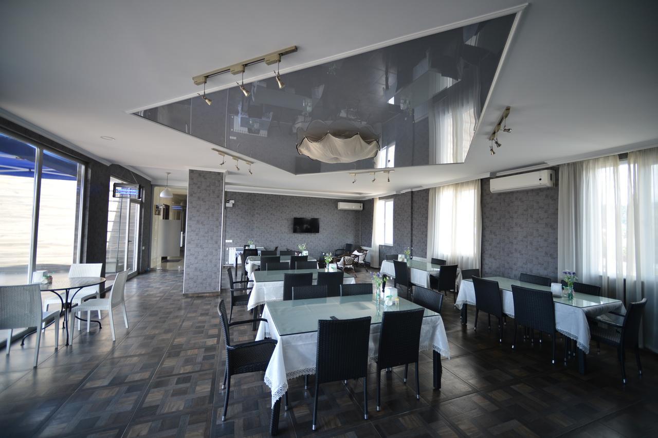 Green Hotel باتومي المظهر الخارجي الصورة
